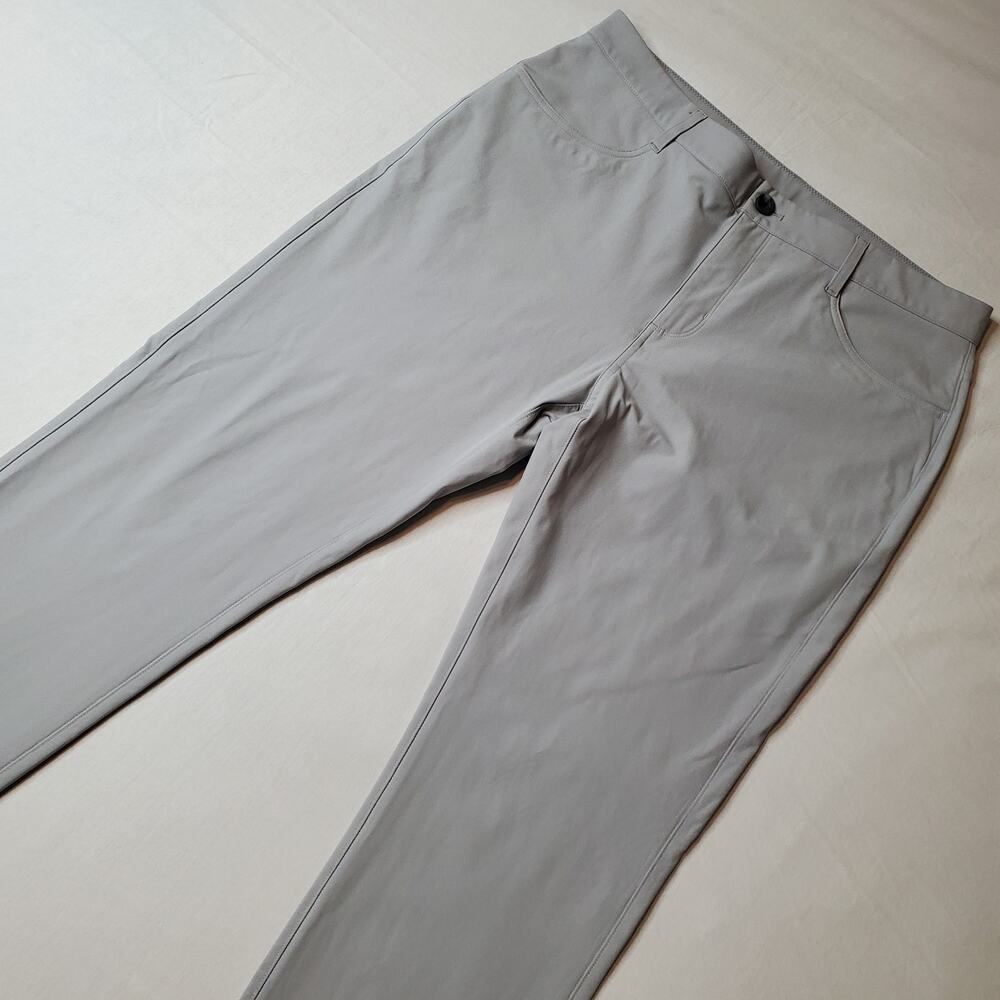Vuori Mens Size 34X30 Meta Chino Pants Mid Rise Straight Leg Gray V430
